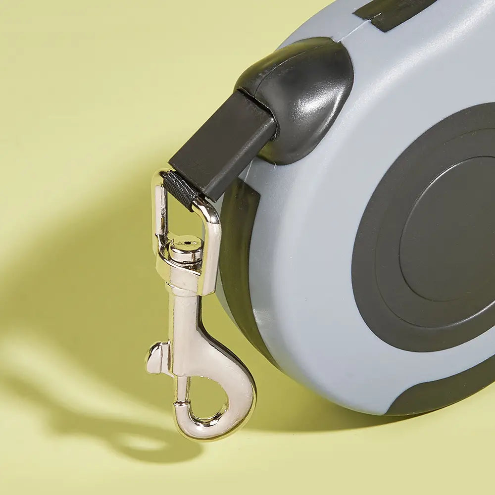 Retractable Dog Leash with Instant Safety Lock Control