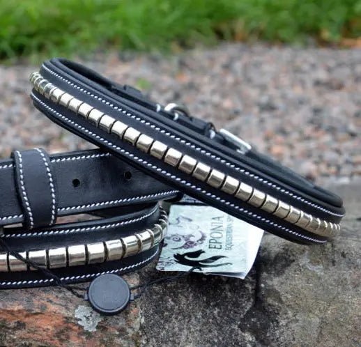 Premium dog collar in natural tanned leather and classic clincher Eponia