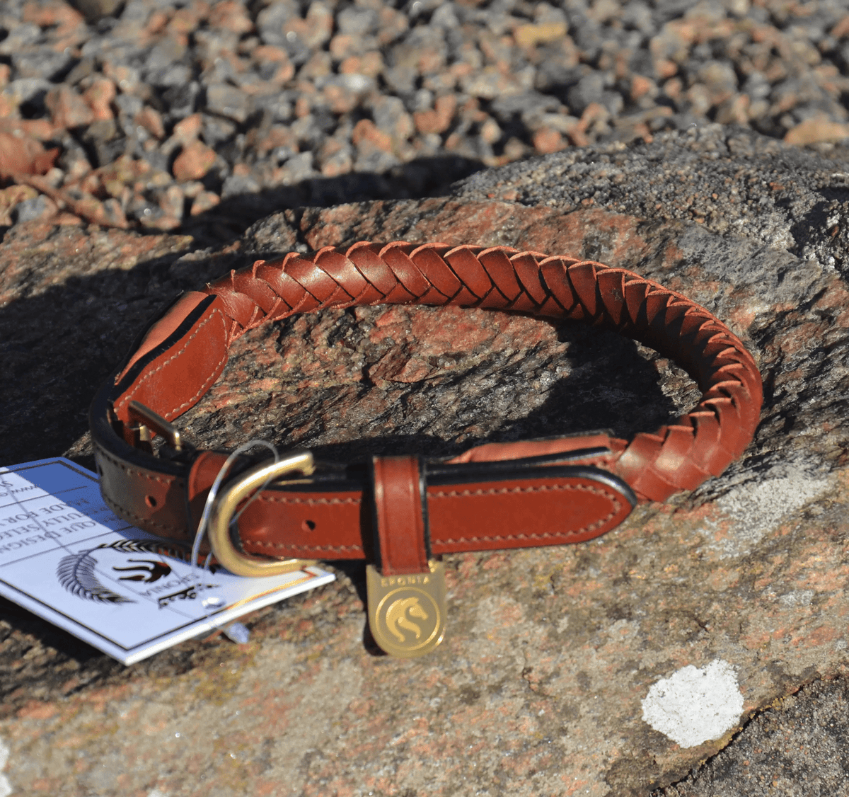 Premium dog collar in rounded natural tanned leather Eponia