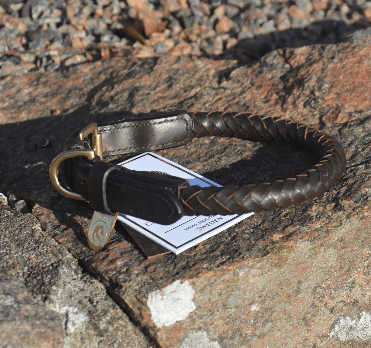 Premium dog collar in rounded natural tanned leather Eponia